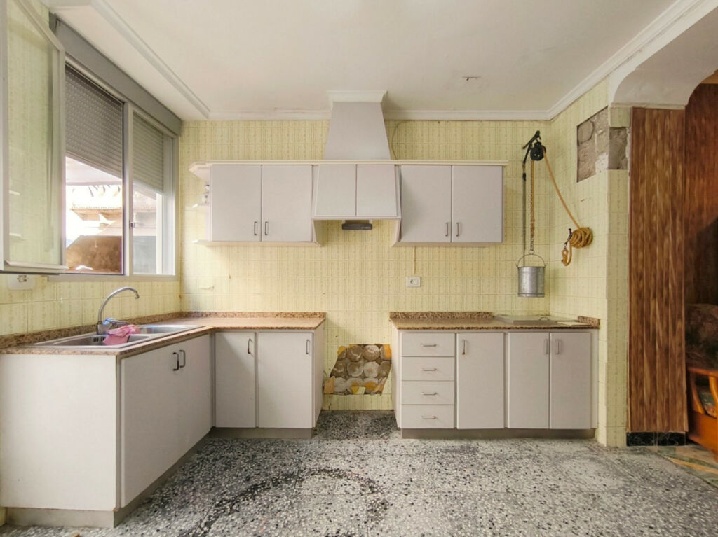 Townhouse Pedreguer Alicante - image 2