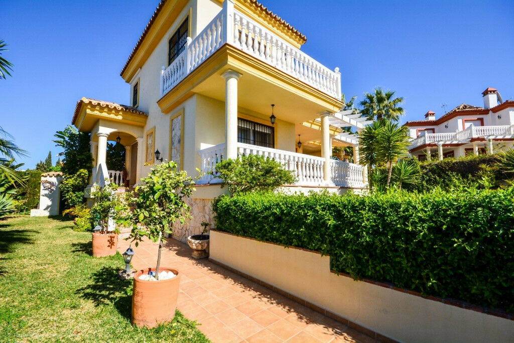 Detached Villa Mijas Costa Málaga - image 2