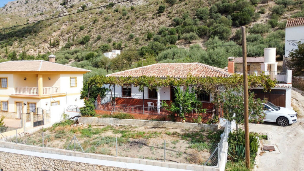 Detached Villa Periana Málaga - image 2