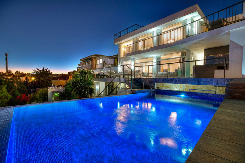 Detached Villa Mijas Costa Málaga - image 2