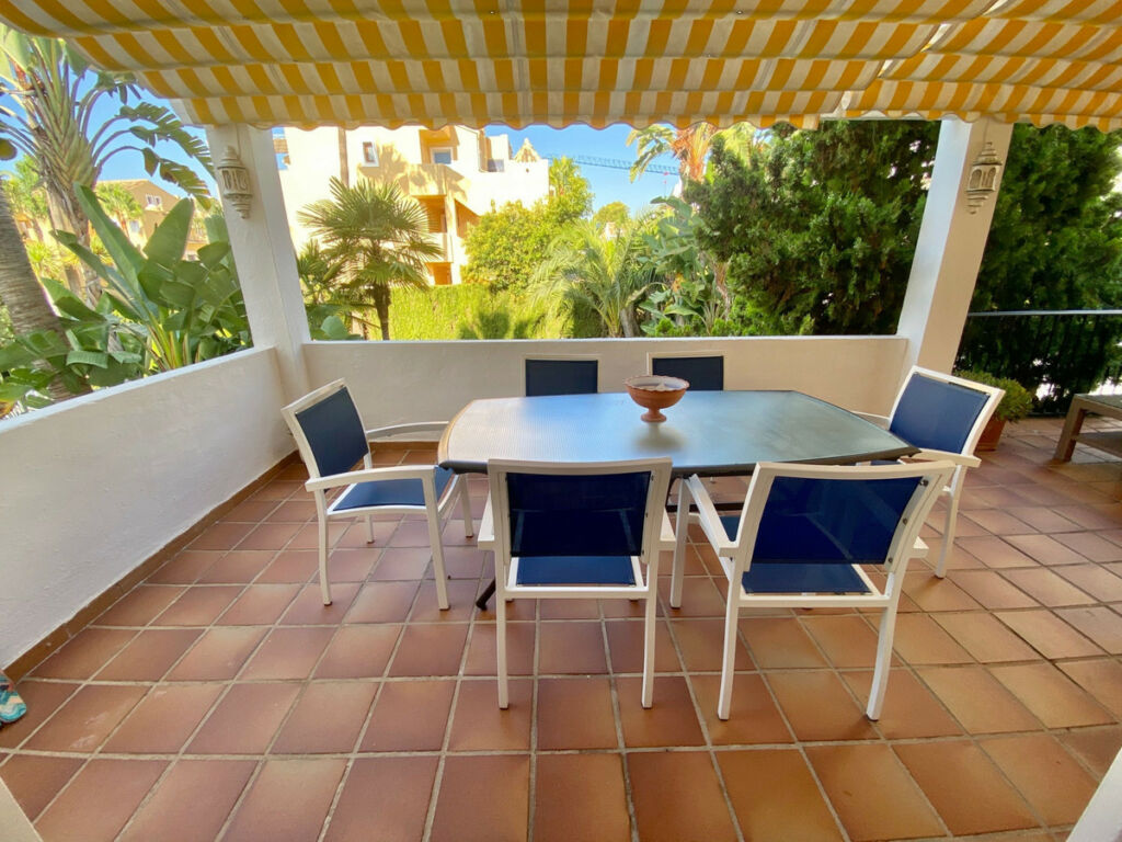 Middle Floor Apartment Nagüeles Málaga - image 2