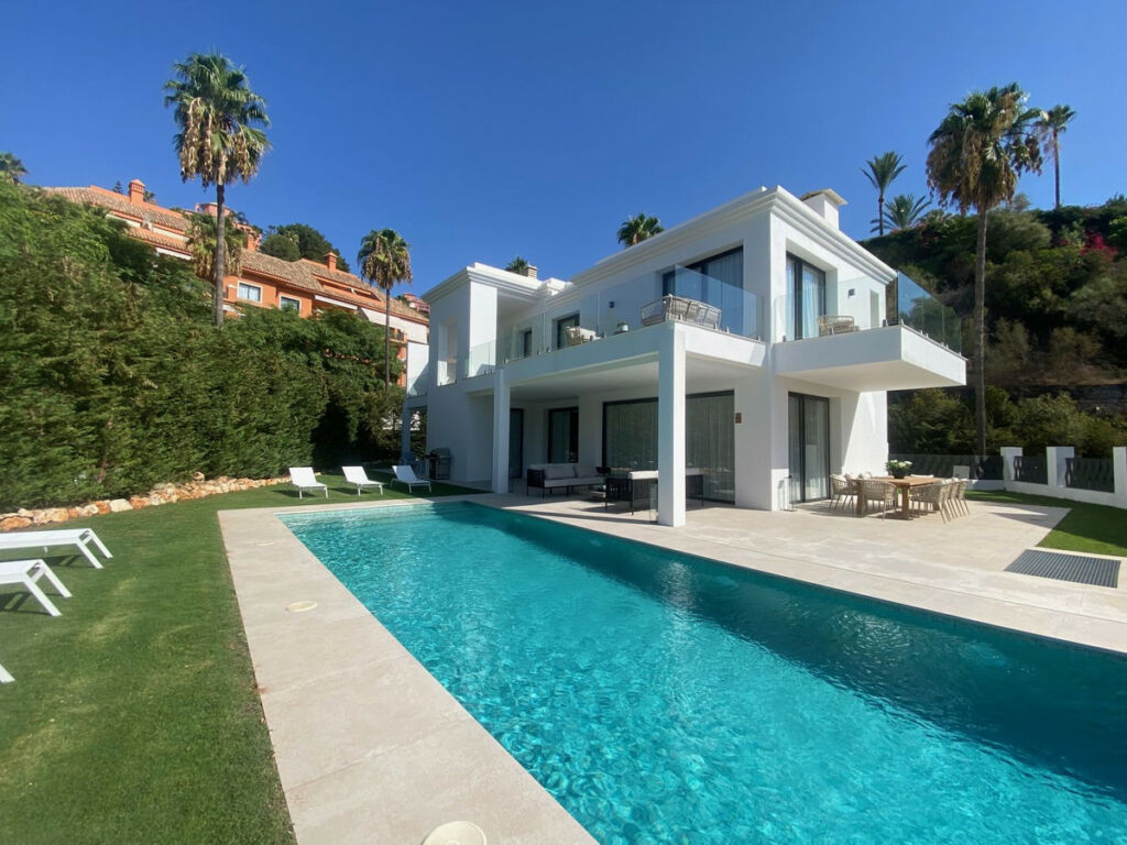 Detached Villa Monte Halcones Málaga - image 2