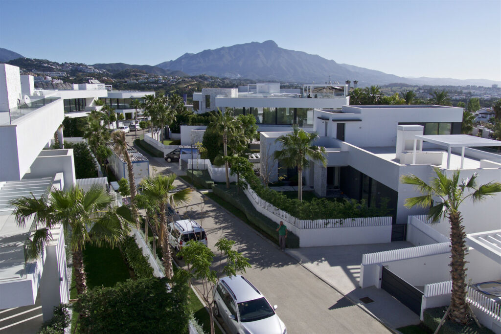 Detached Villa Benahavís Málaga - image 2