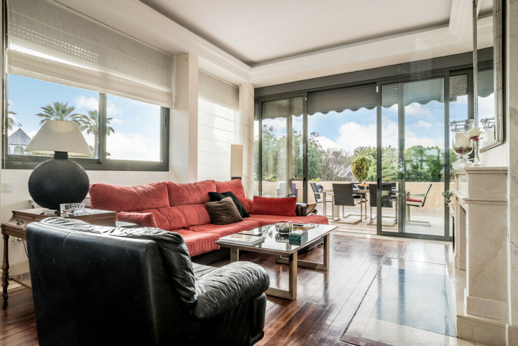 Penthouse Nueva Andalucía Málaga - image 2