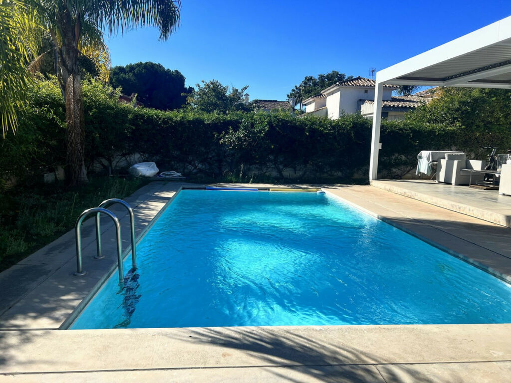 Detached Villa Marbella Málaga - image 2