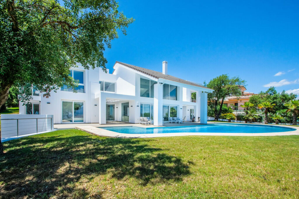 Detached Villa La Mairena Málaga - image 2