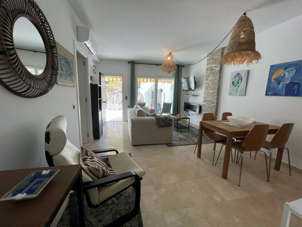 Ground Floor Apartment Puerto de Cabopino Málaga - image 2