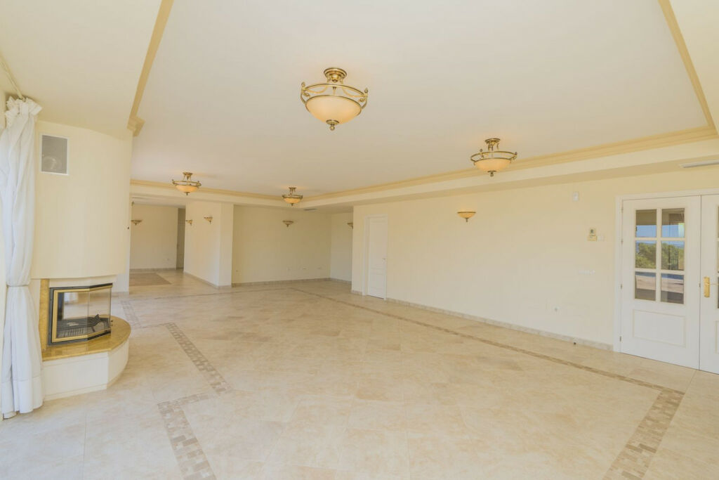 Detached Villa Valtocado Málaga - image 21