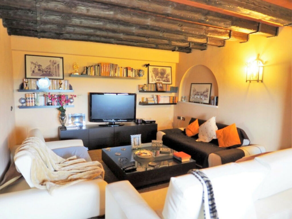 Detached Villa Estepona Málaga - image 20