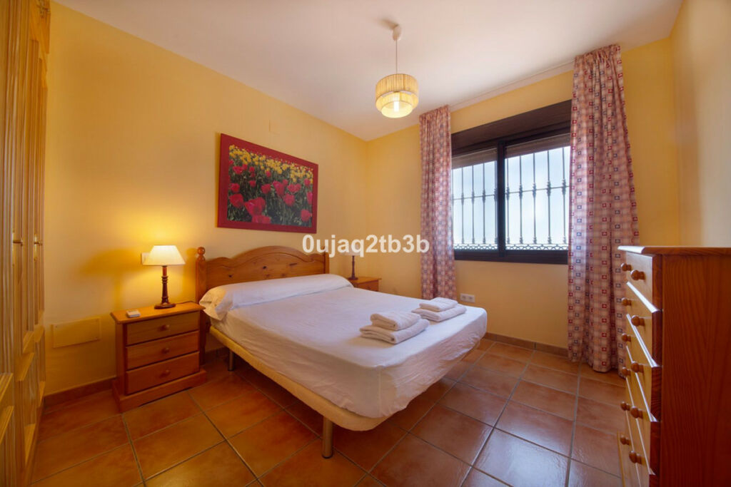 Detached Villa Estepona Málaga - image 20