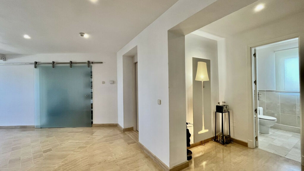 Penthouse Río Real Málaga - image 20