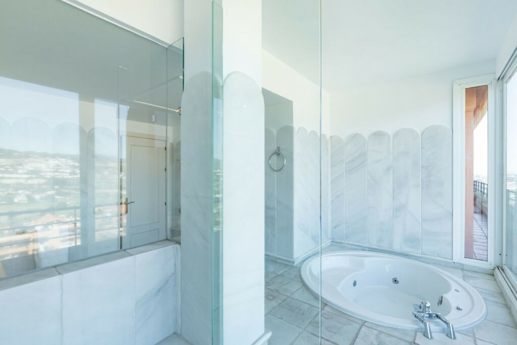 Penthouse Nueva Andalucía Málaga - image 21