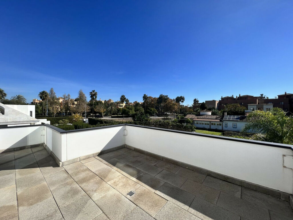 Detached Villa Marbella Málaga - image 20
