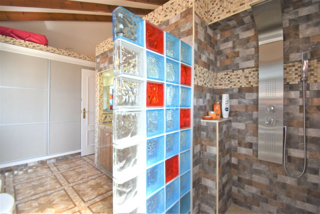 Detached Villa Villamartin Alicante - image 20