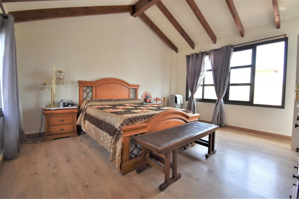 Detached Villa Villamartin Alicante - image 21