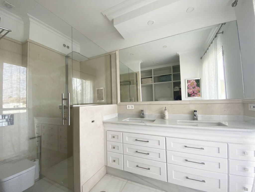 Detached Villa Marbella Málaga - image 19