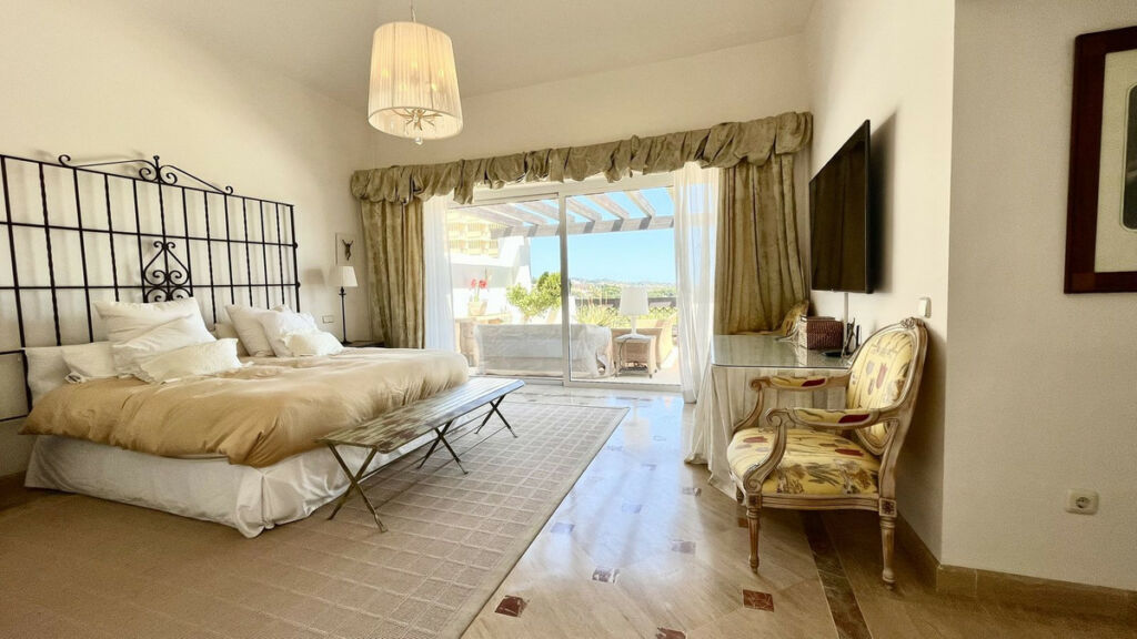 Penthouse Río Real Málaga - image 21