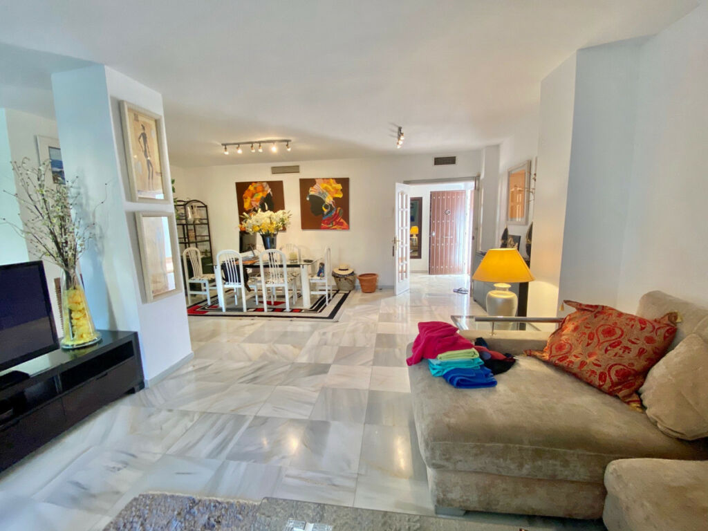 Middle Floor Apartment Nagüeles Málaga - image 21