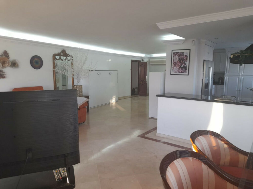 Penthouse Estepona Málaga - image 16
