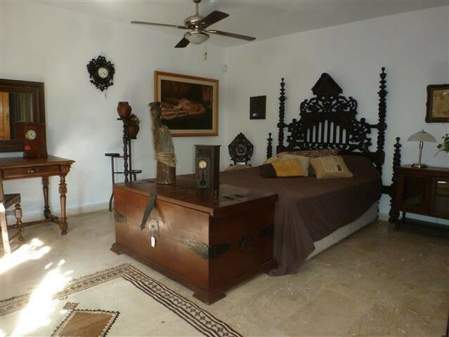 Detached Villa Estepona Málaga - image 20