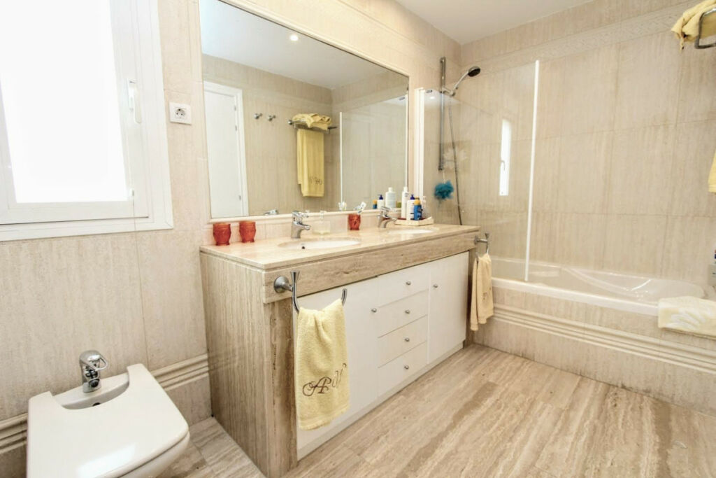 Detached Villa San Pedro de Alcántara Málaga - image 21