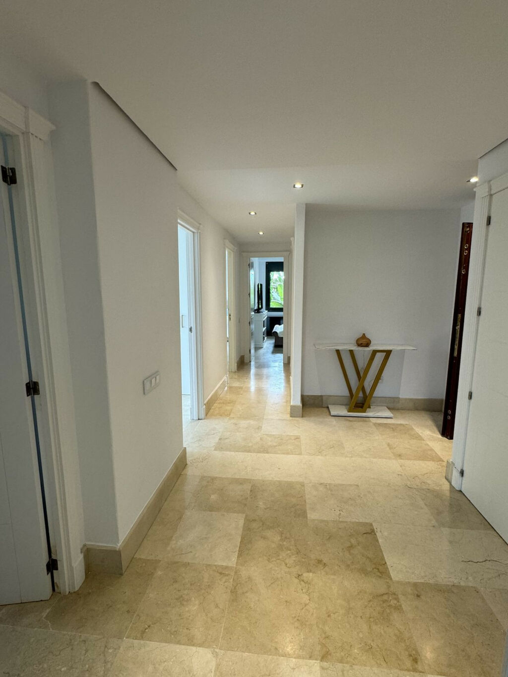 Middle Floor Apartment Nueva Andalucía Málaga - image 23