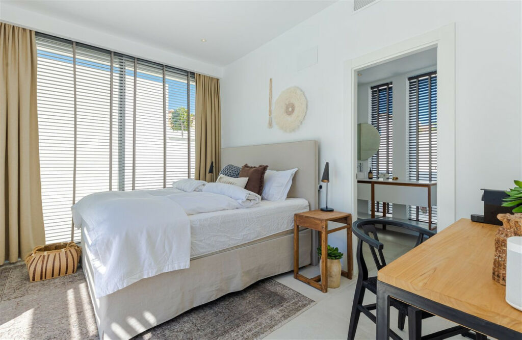 Detached Villa Riviera del Sol Málaga - image 22
