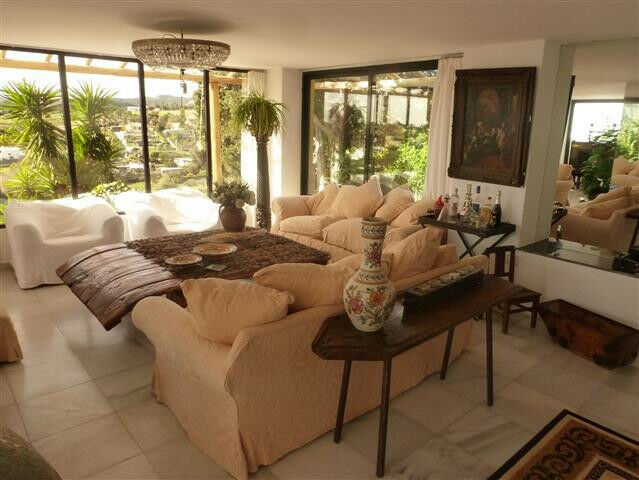 Detached Villa Estepona Málaga - image 8