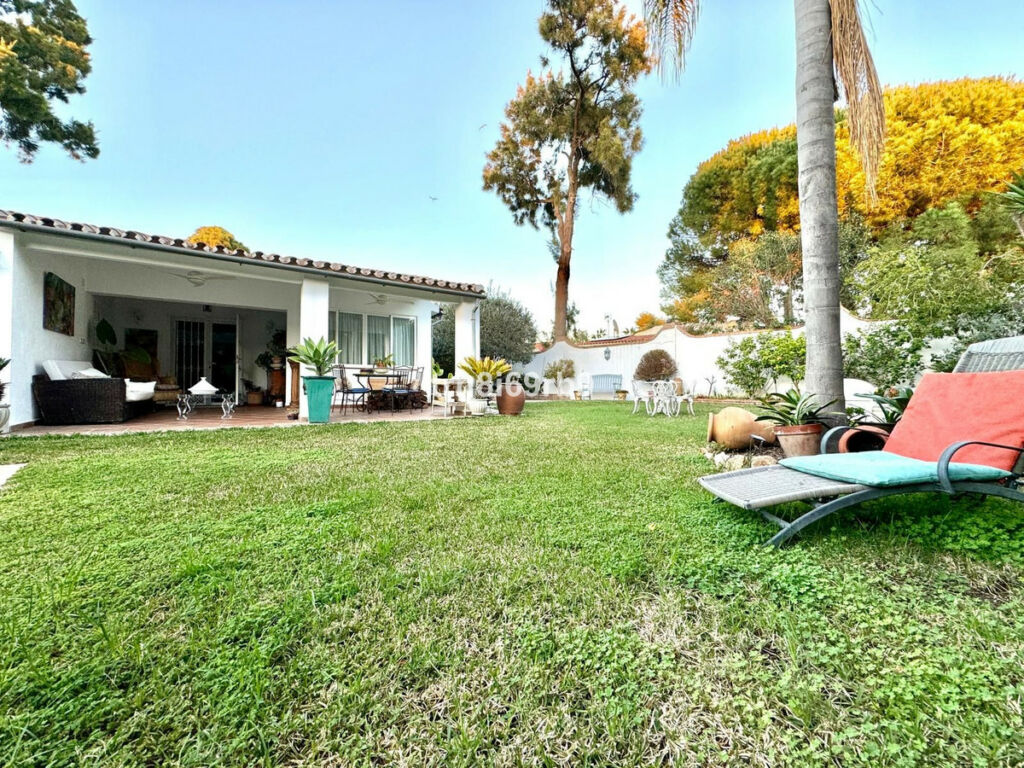 Detached Villa Atalaya Málaga - image 22