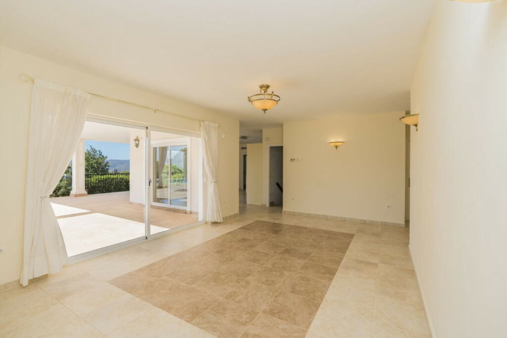 Detached Villa Valtocado Málaga - image 23