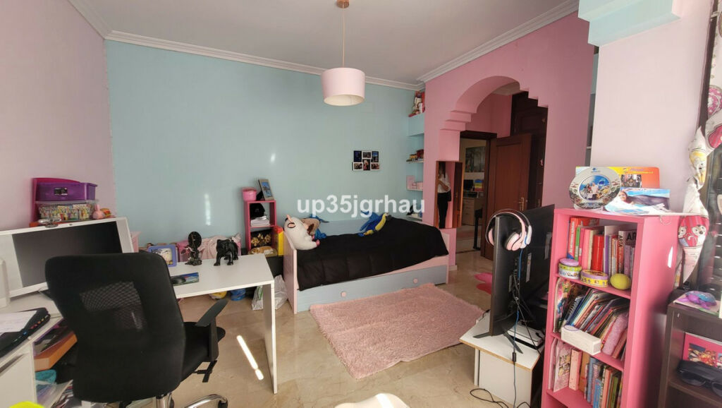 Detached Villa Bel Air Málaga - image 22