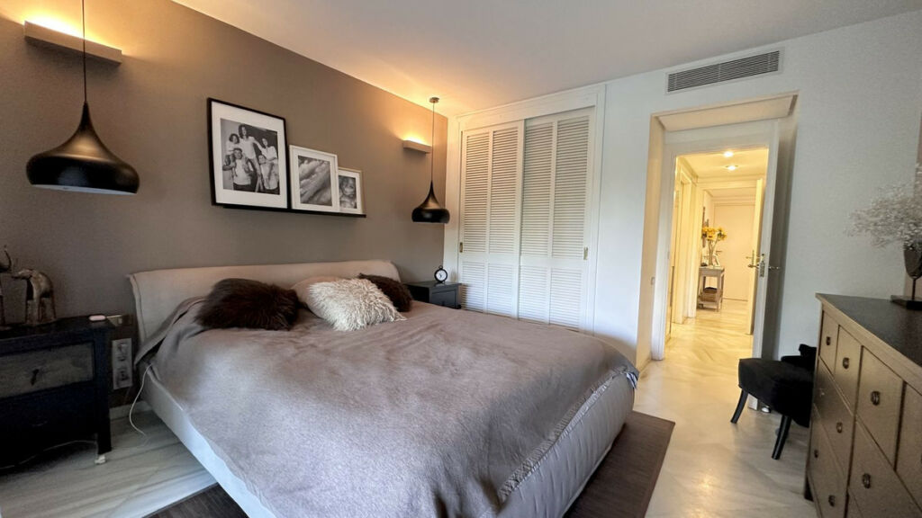 Middle Floor Apartment The Golden Mile Málaga - image 22