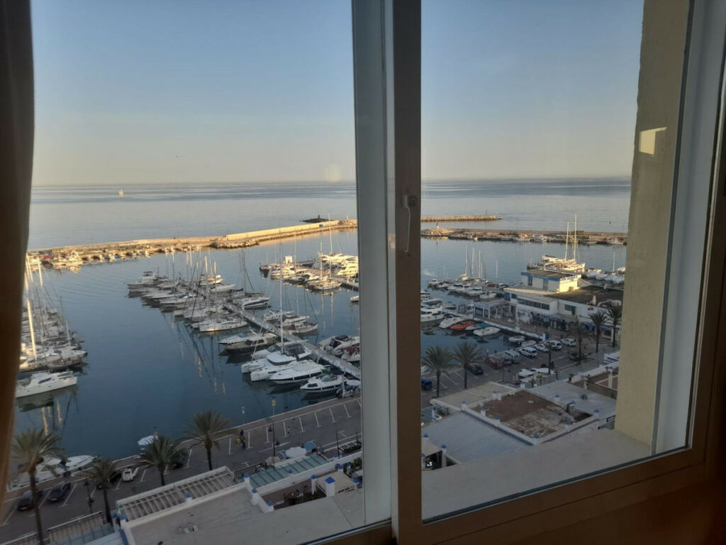 Penthouse Estepona Málaga - image 4