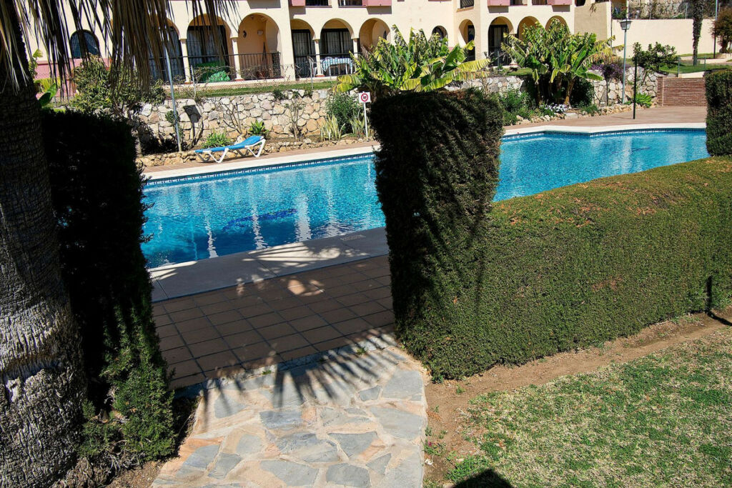 Middle Floor Apartment Torrenueva Málaga - image 20