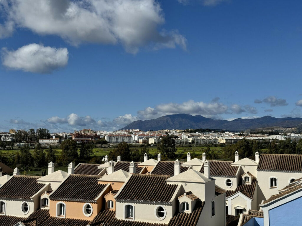 Top Floor Apartment Nueva Andalucía Málaga - image 23