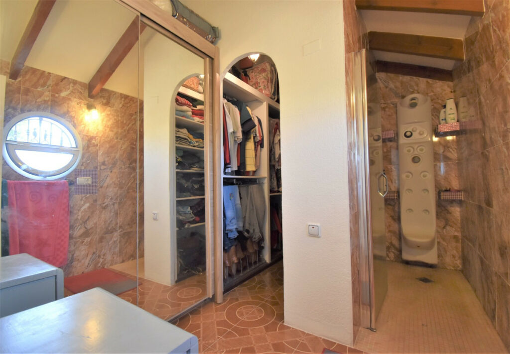 Detached Villa Villamartin Alicante - image 23