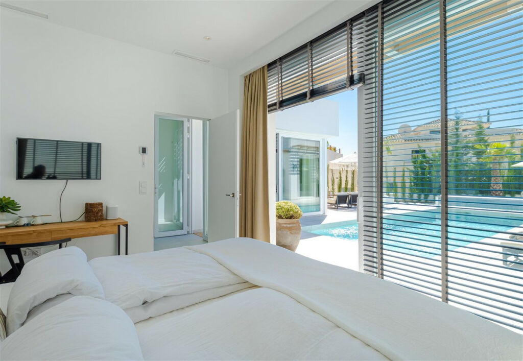 Detached Villa Riviera del Sol Málaga - image 23