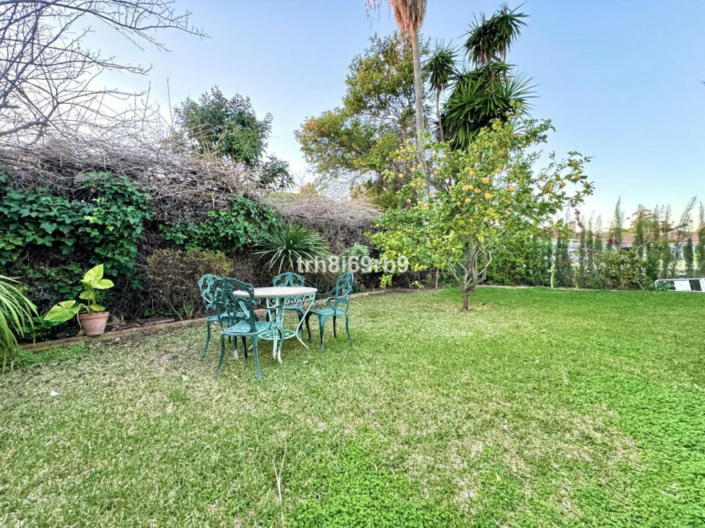 Detached Villa Atalaya Málaga - image 23
