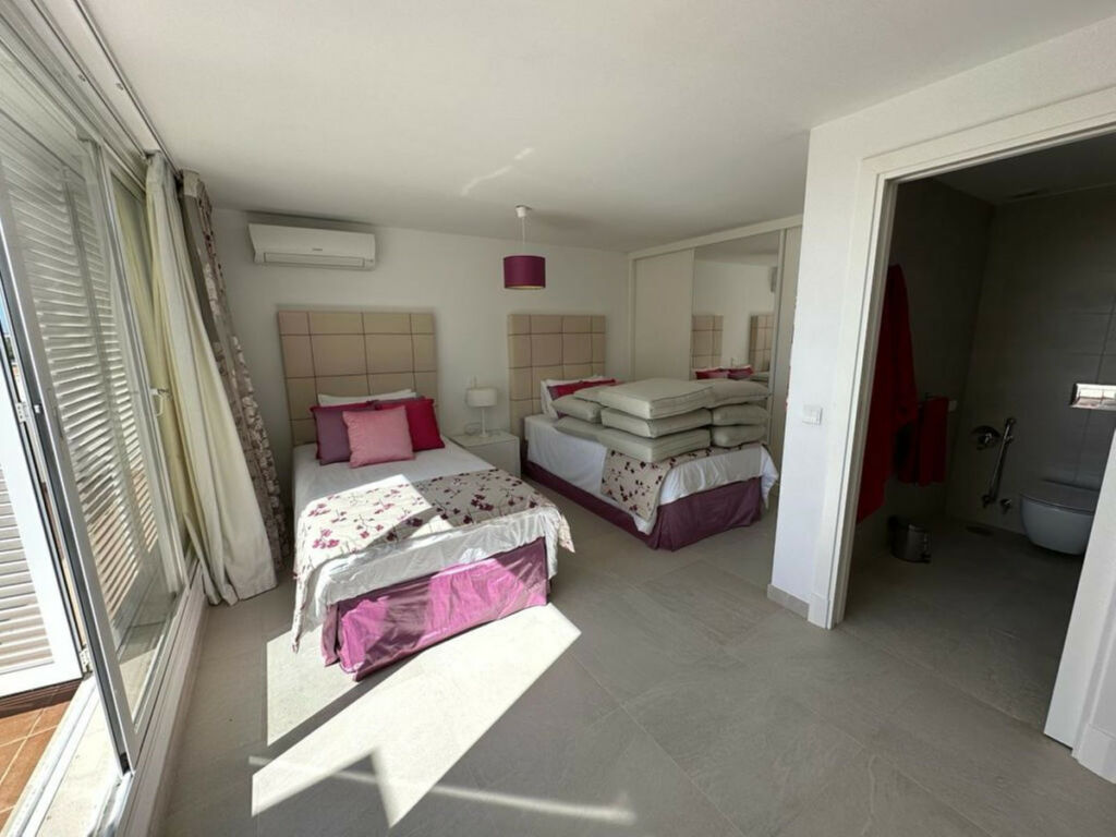 Penthouse Duplex Nueva Andalucía Málaga - image 23