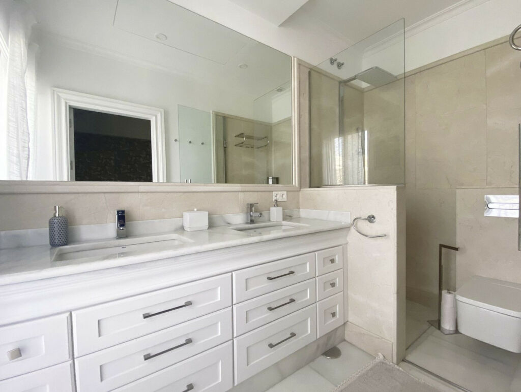 Detached Villa Marbella Málaga - image 21