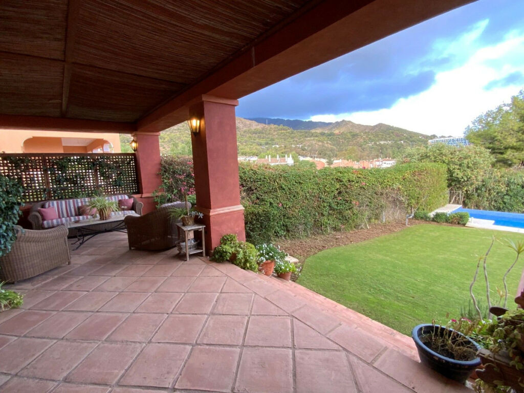 Detached Villa Marbella Málaga - image 23