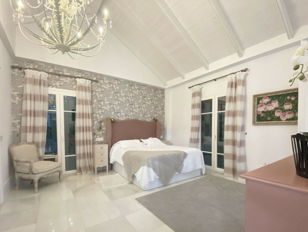 Detached Villa Marbella Málaga - image 22