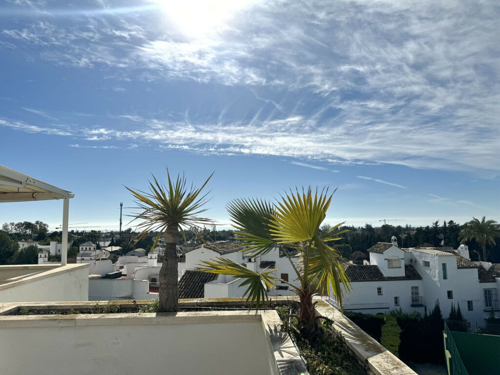 Top Floor Apartment Nueva Andalucía Málaga - image 24
