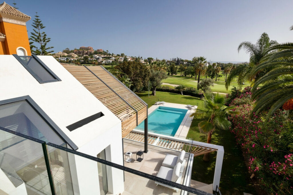 Detached Villa Nueva Andalucía Málaga - image 25
