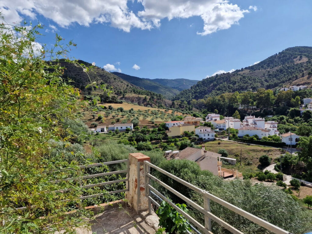 Detached Villa Tolox Málaga - image 25