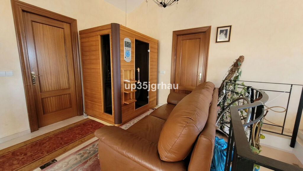 Detached Villa Bel Air Málaga - image 25