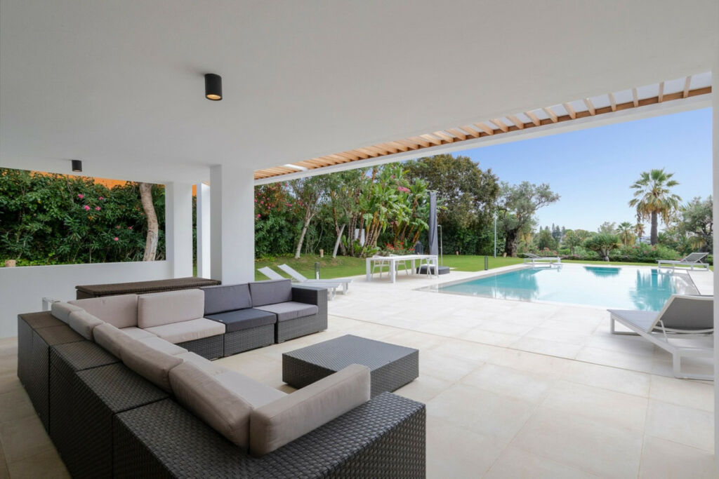 Detached Villa Nueva Andalucía Málaga - image 26