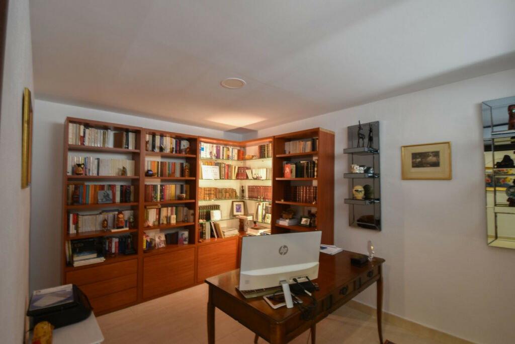 Townhouse Nueva Andalucía Málaga - image 26