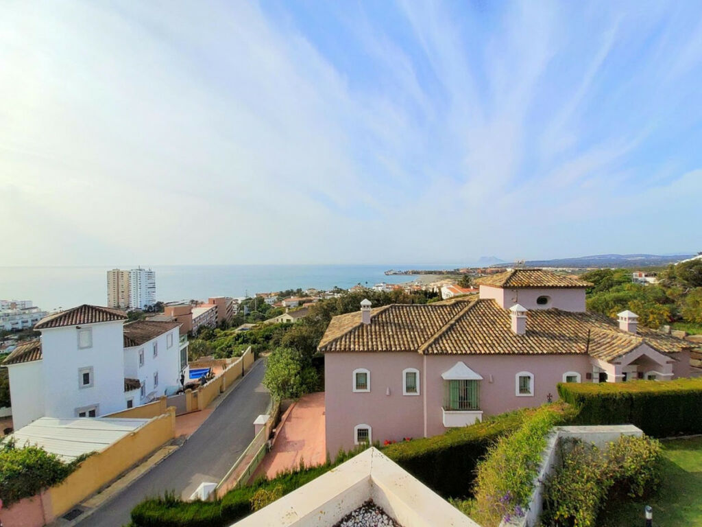 Detached Villa Torreguadiaro Cádiz - image 26