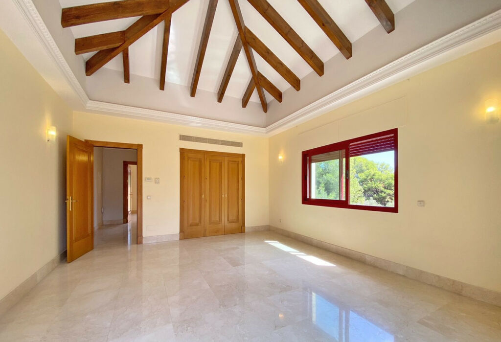 Detached Villa Sierra Blanca Málaga - image 32